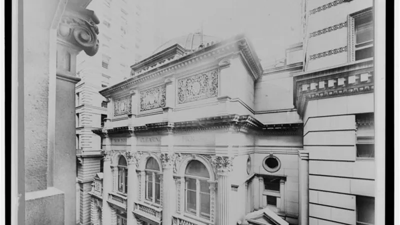 The New York Clearing House on Cedar Street, photographed around 1910.
